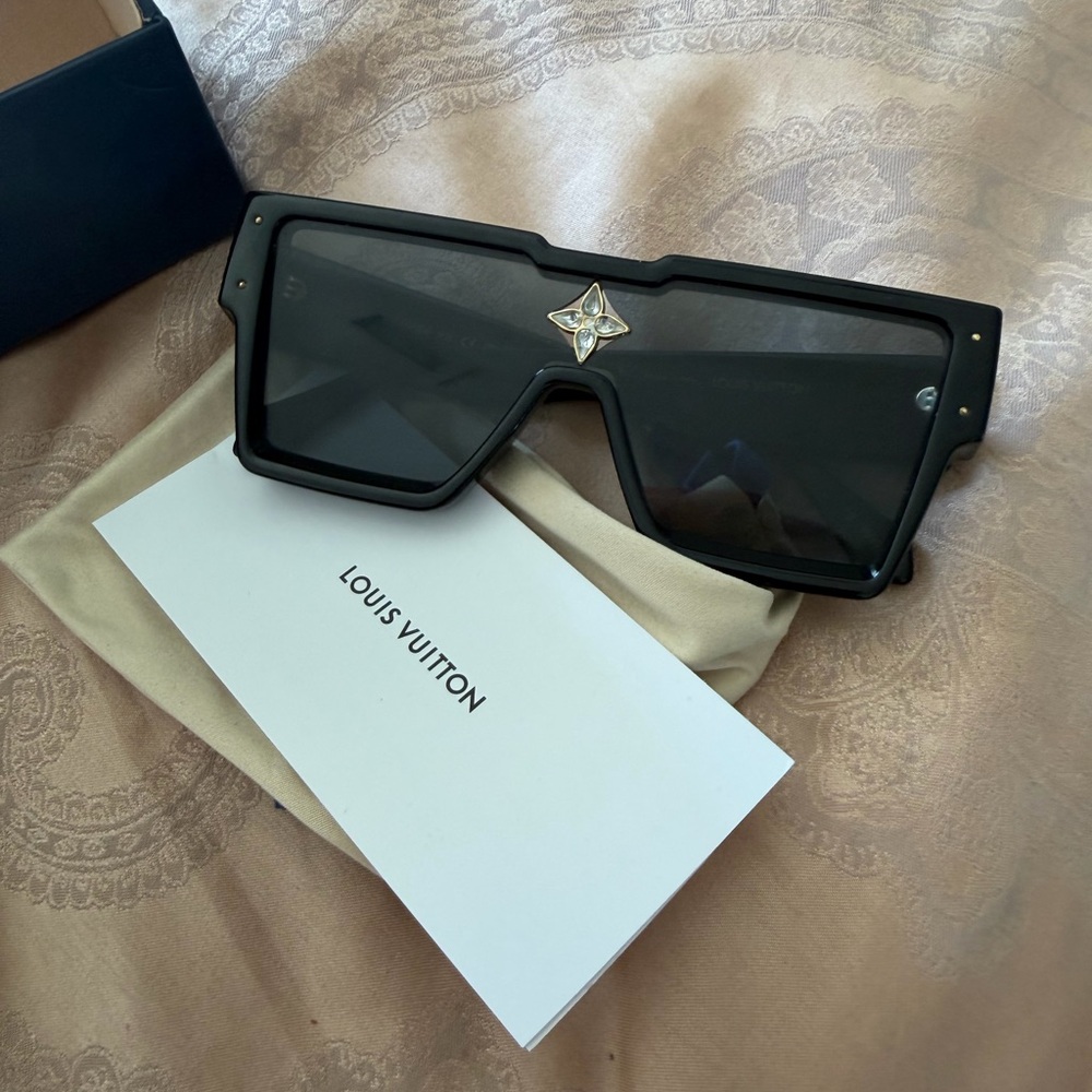 Louis Vuitton Black Shield Sunglasses with Gold Accents - Picture 3 of 13